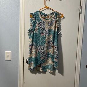 Women’s XL multicolored high low sleeveless blouse